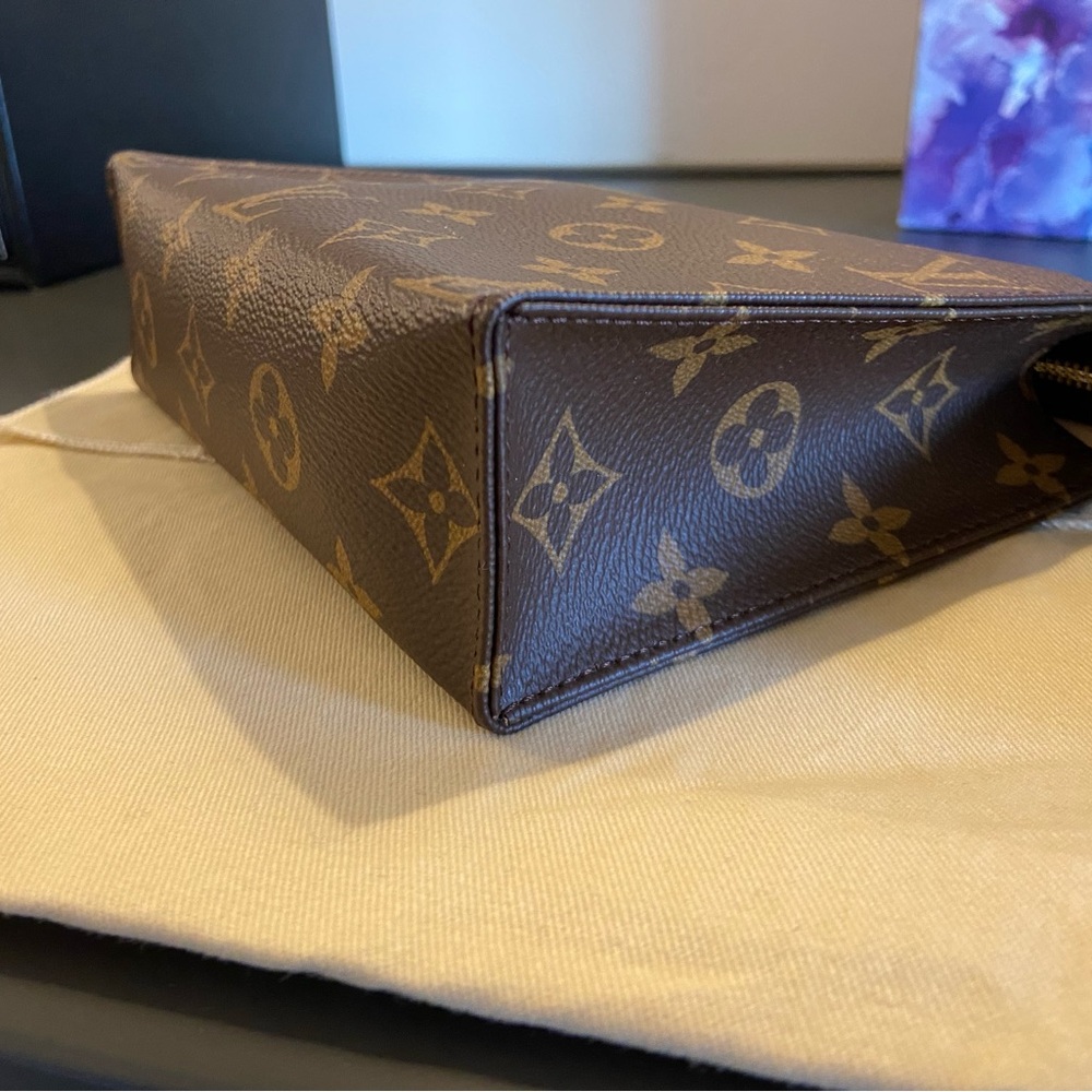 SOLD ON MERCARI New Authentic Louis Vuitton Toiletry 19 - Picture 3 of 12